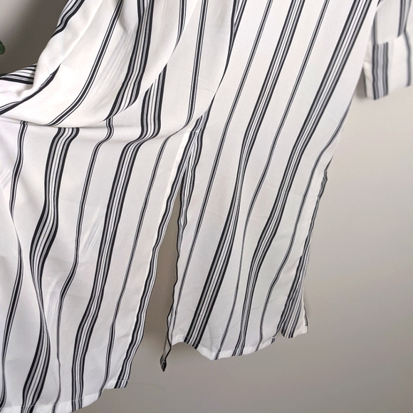 HAUTE PROJECT | Black & White Striped | Duster-length Collared Shirt | Size 1XL - Picture 6 of 7